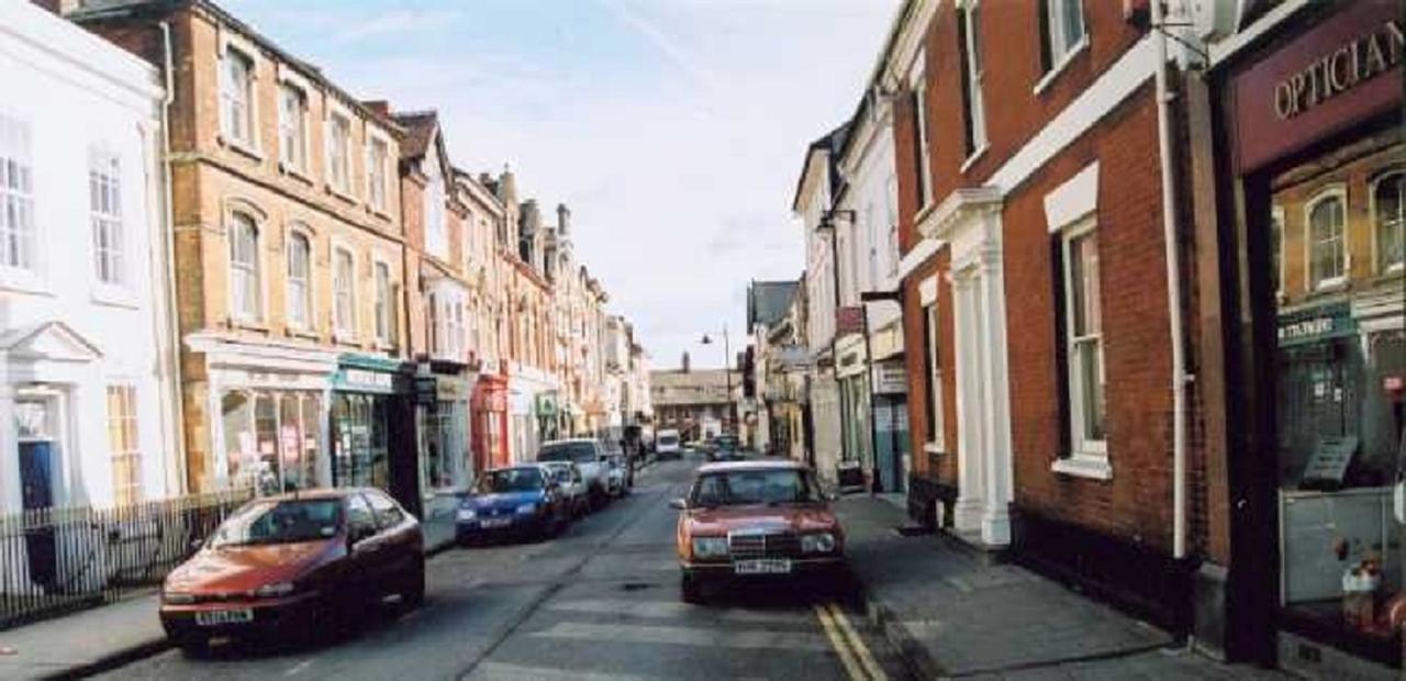 Swindon Old Town Duplex - Entercloud9Sa Apartment Exterior photo